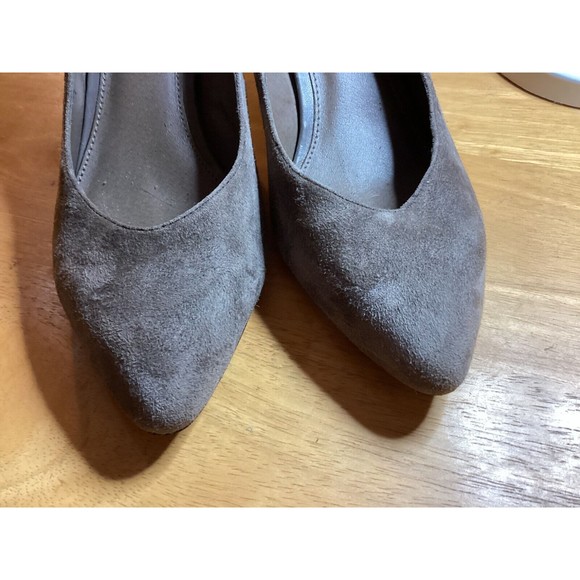 B Makowsky Women's Tan Suede Low Heel Classic Pumps Size 7 - Picture 8 of 14